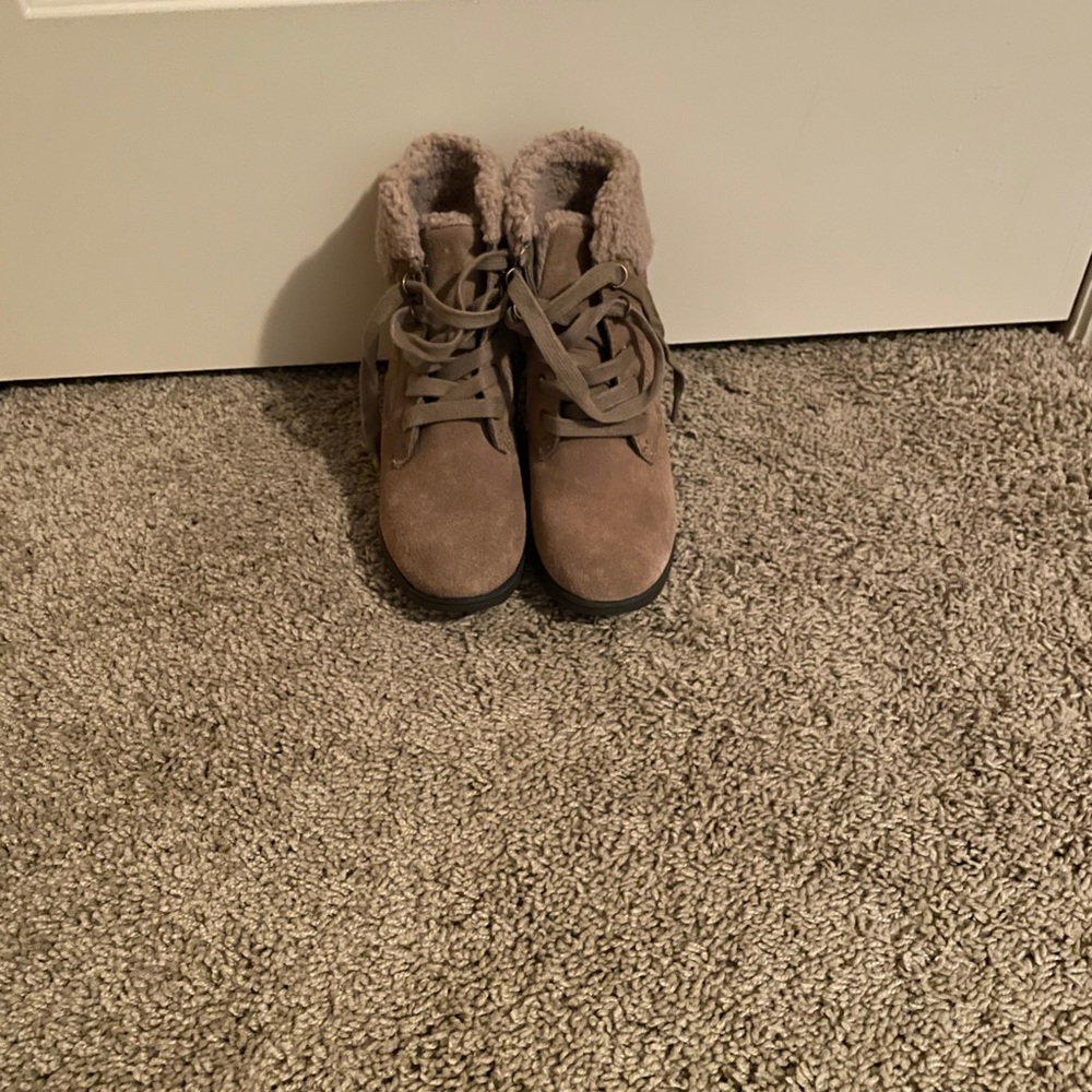 White Mountain Taupe Kipper Boot